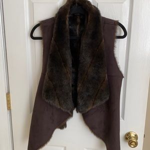 Faux fur vest suede outside